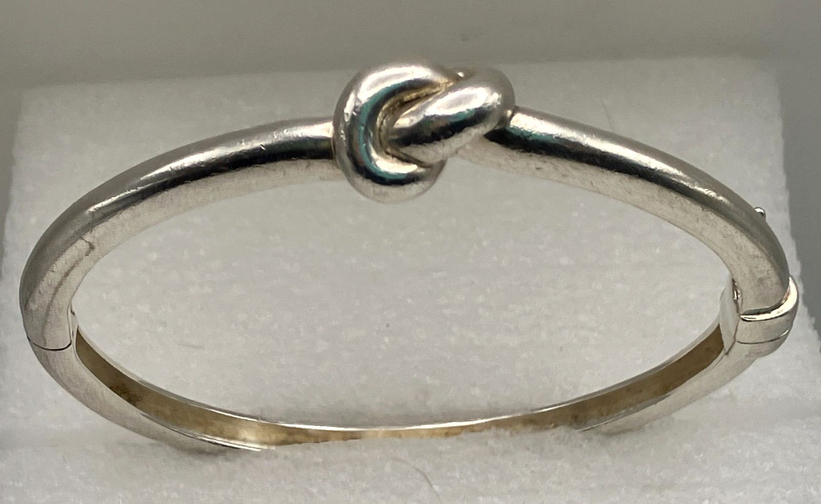 Sterling Silver Heavy Love Knot Hinged Bangle with Magnetic Closure Safety Latch