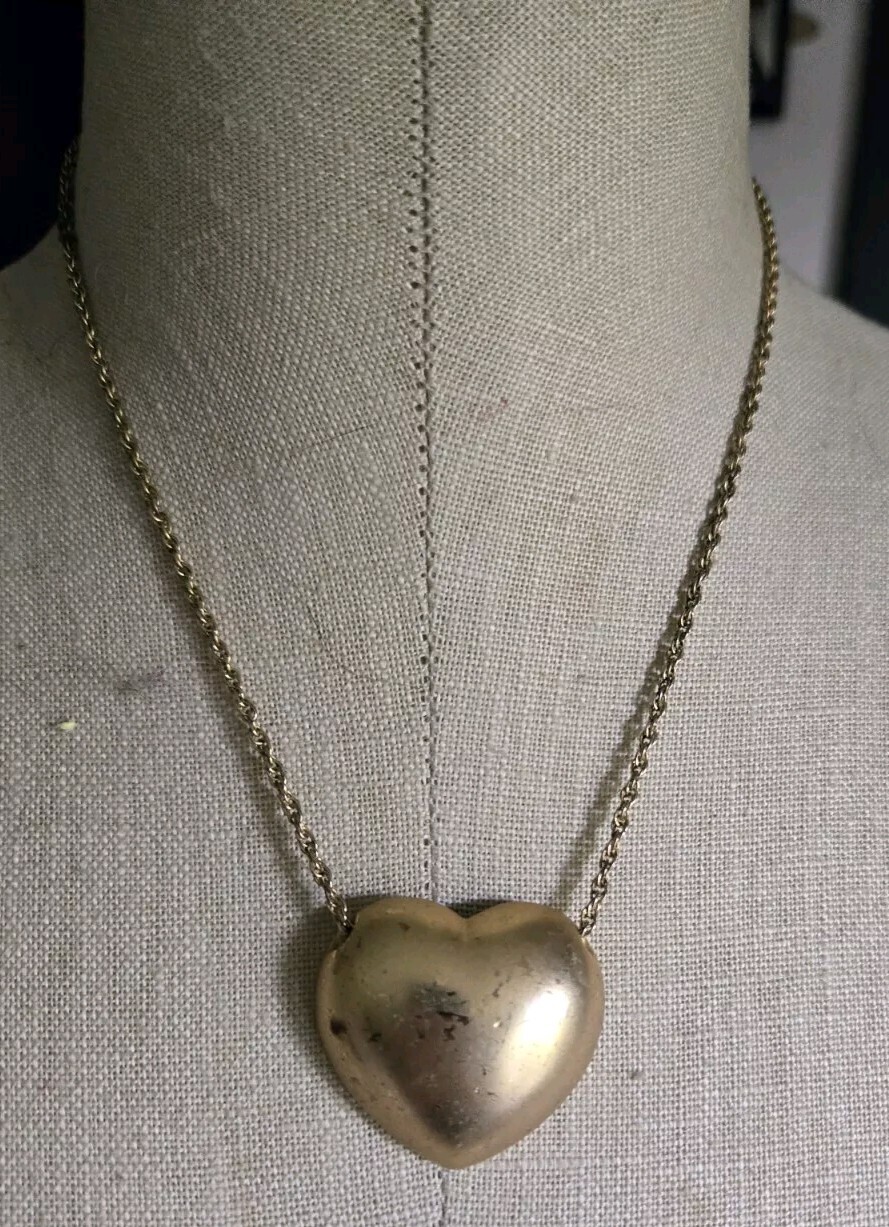 Costume Jewelry Chunky Heart Necklace Gold Tone 16″ Chain. Heart 1.25″ X 1.25″