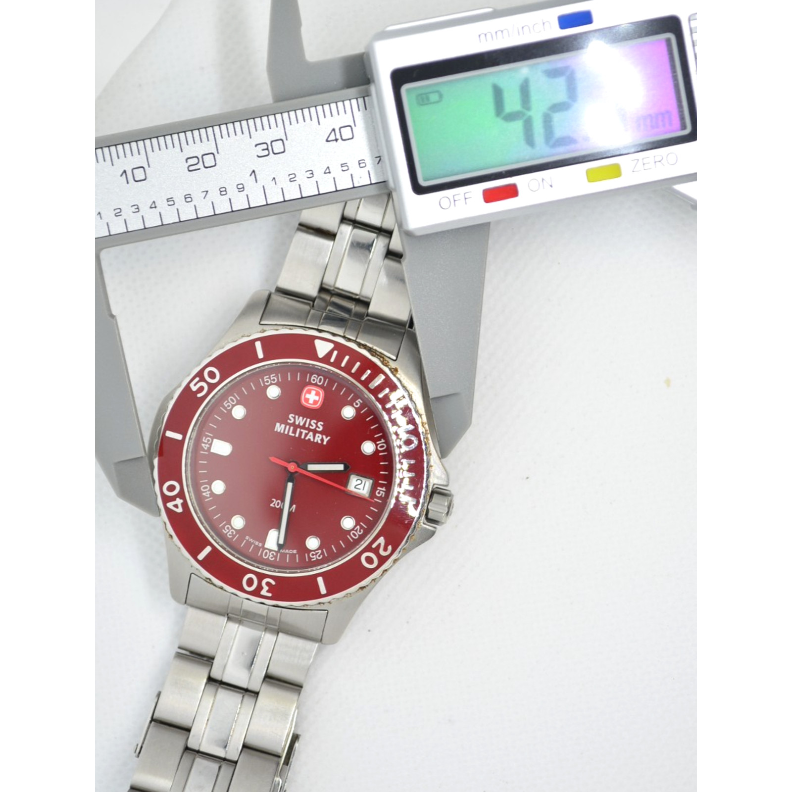 Swiss Military Mens Watch 095-1674 Red Dial Stainless Steel Quartz Fresh Battery