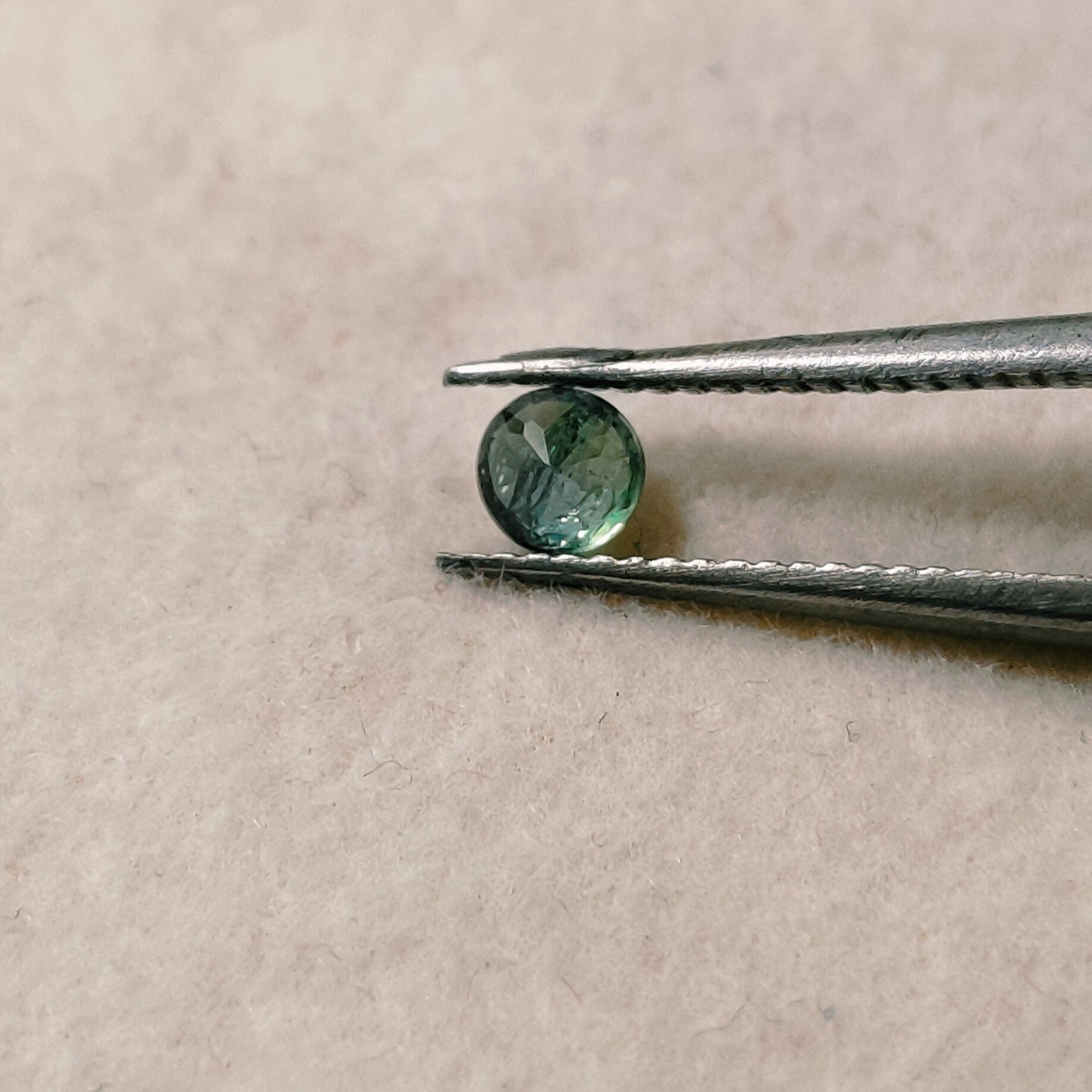 Natural Alexandrite Loose Gemstone 3x3mm Round Green Color Change Red 0.15Ct Cut