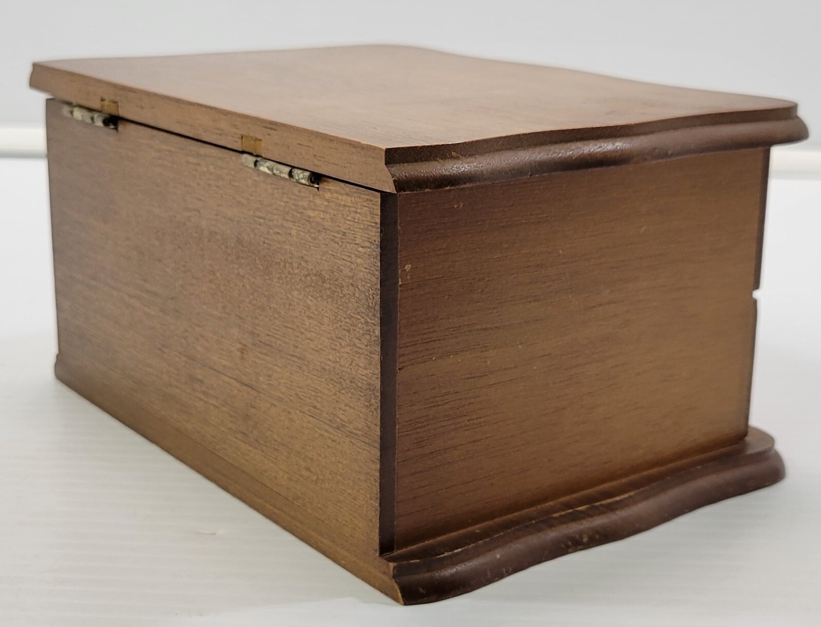 E) Vintage Mele Wooden Flip Top Jewelry Box Table Top