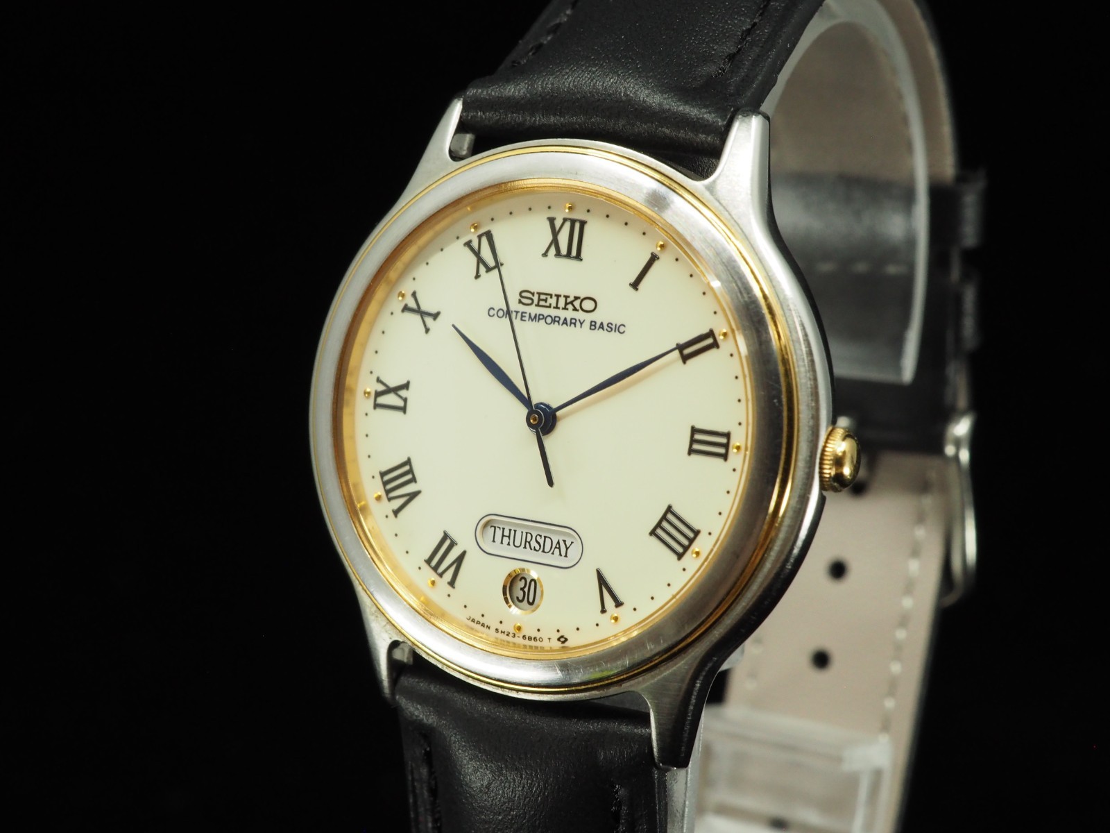 Vintage N MINT Seiko Contemporary Basic 5H23-6B90 Roman Qz 33mm Mens Watch JAPAN