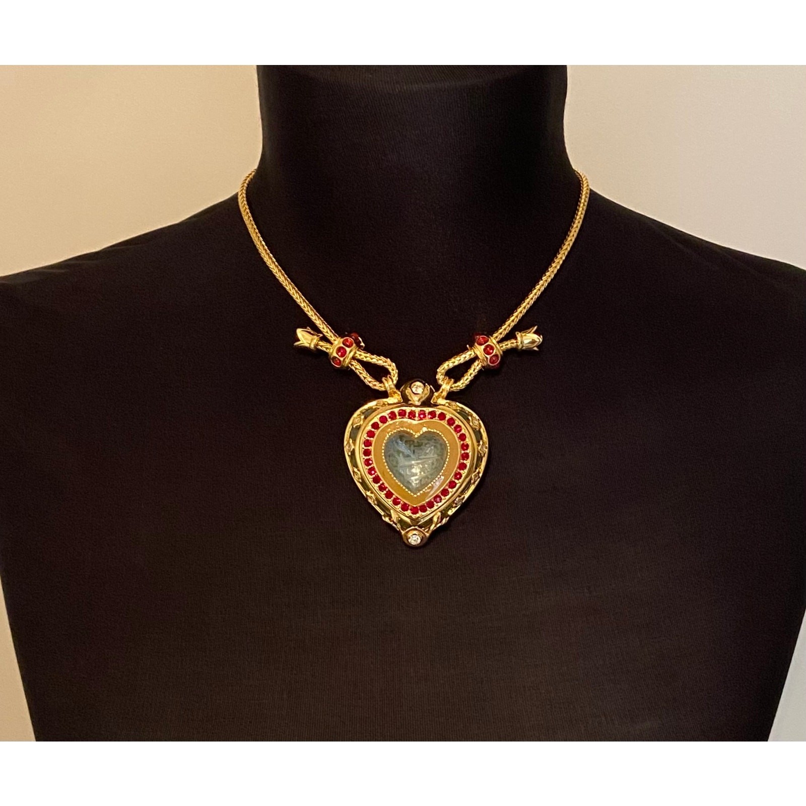 Elizabeth Taylor Avon Shah Jehan Taj Mahal Heart Necklace Vintage 1993