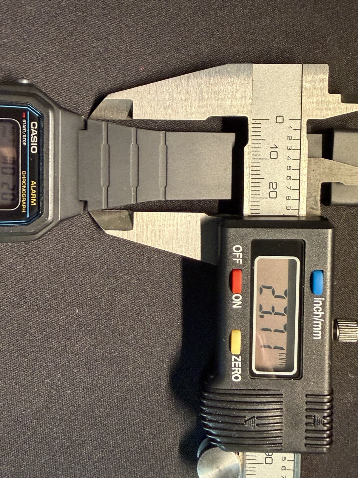 Casio Illuminator W-127H Men’s Digital Quartz Watch – Rubber Strap, Works Great!
