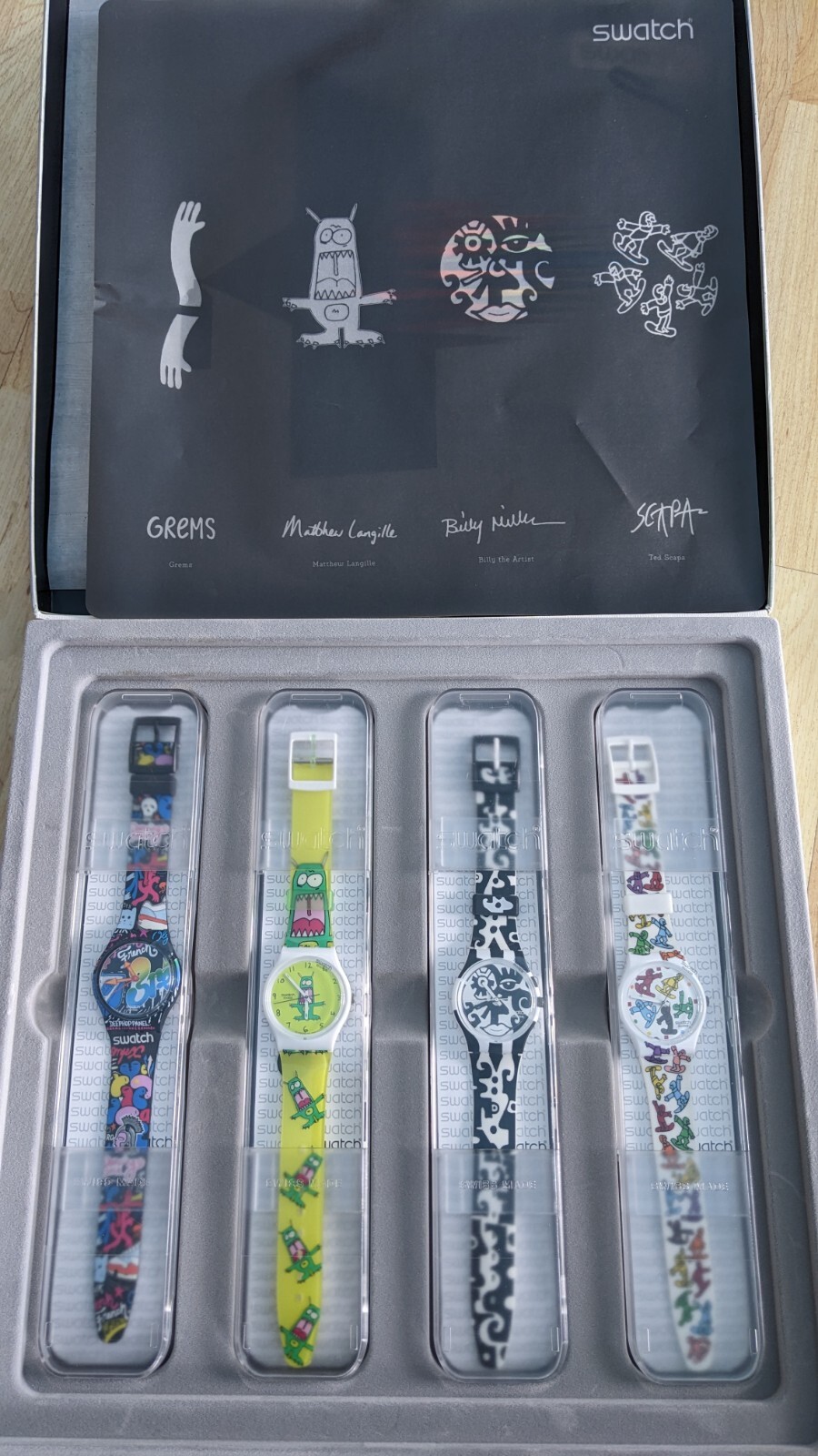 4 SWATCH WATCHES, 4 DESIGN ARTISTS LIMITED EDITION ZS40 FROM LUGANO NEW + PAPERS