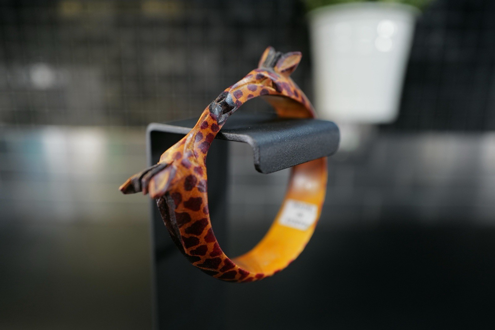 Kenya Carved Giraffe Bangle Bracelet Safari Animal Statement 2.75” Dia African