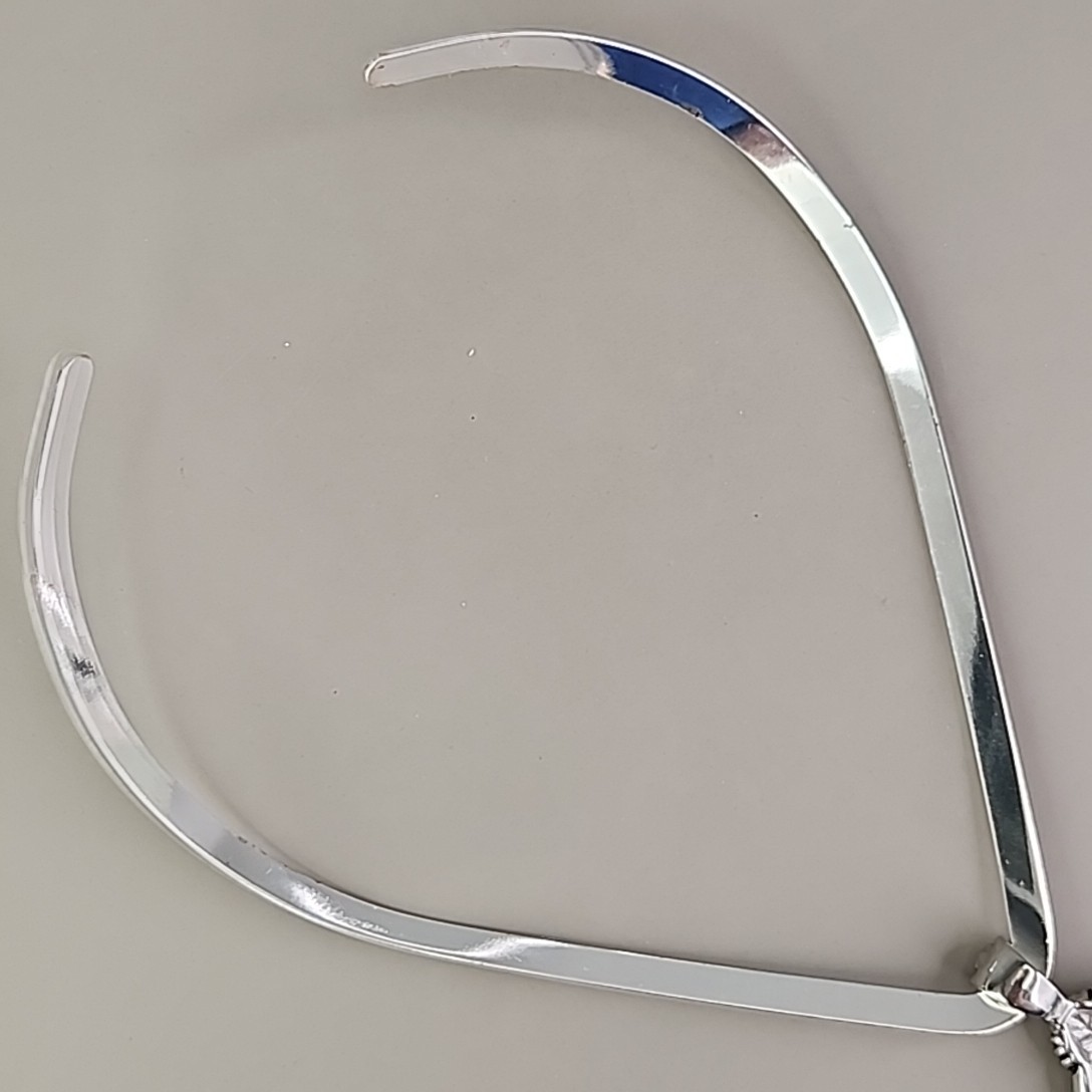 Vintage Torque Necklace Oval Pendant Pointed Silver Tone 17″