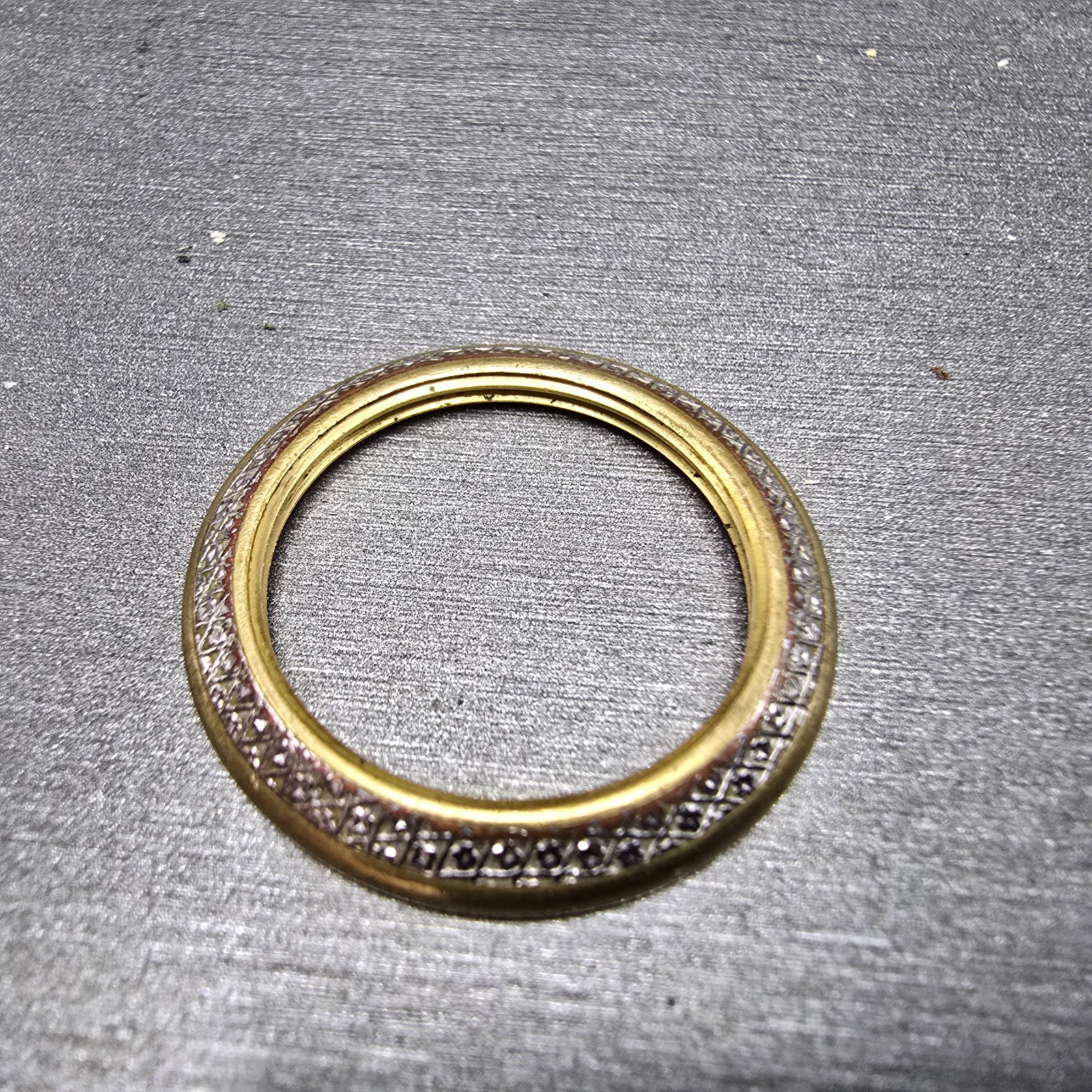 Gucci Diamond Cut Bezel Gold Vintage For 1100L 1200L 11/12.2
