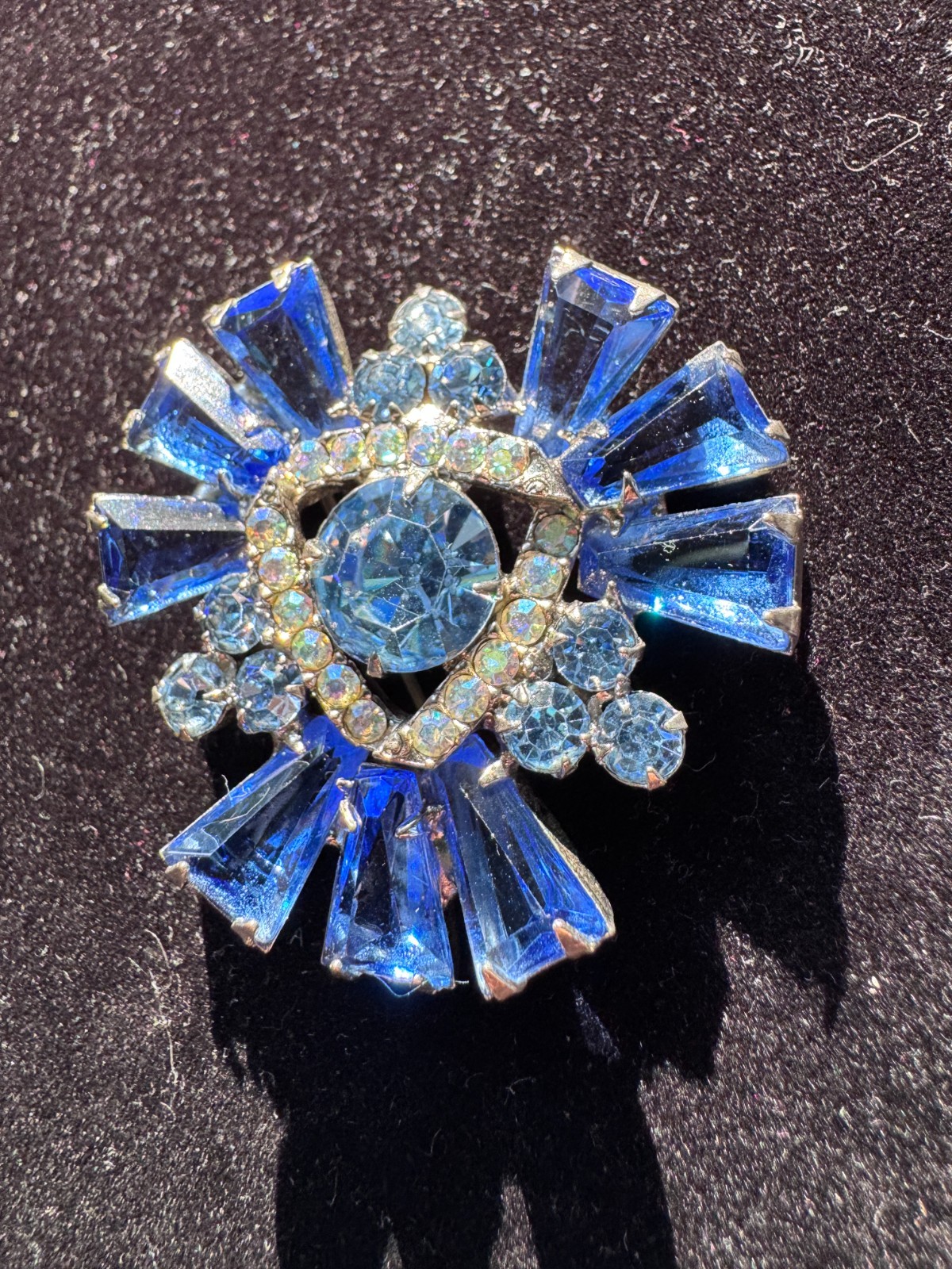 Vintage Juliana D&E Blue Keystone Glass Blue & White Rhinestone Brooch 1960s