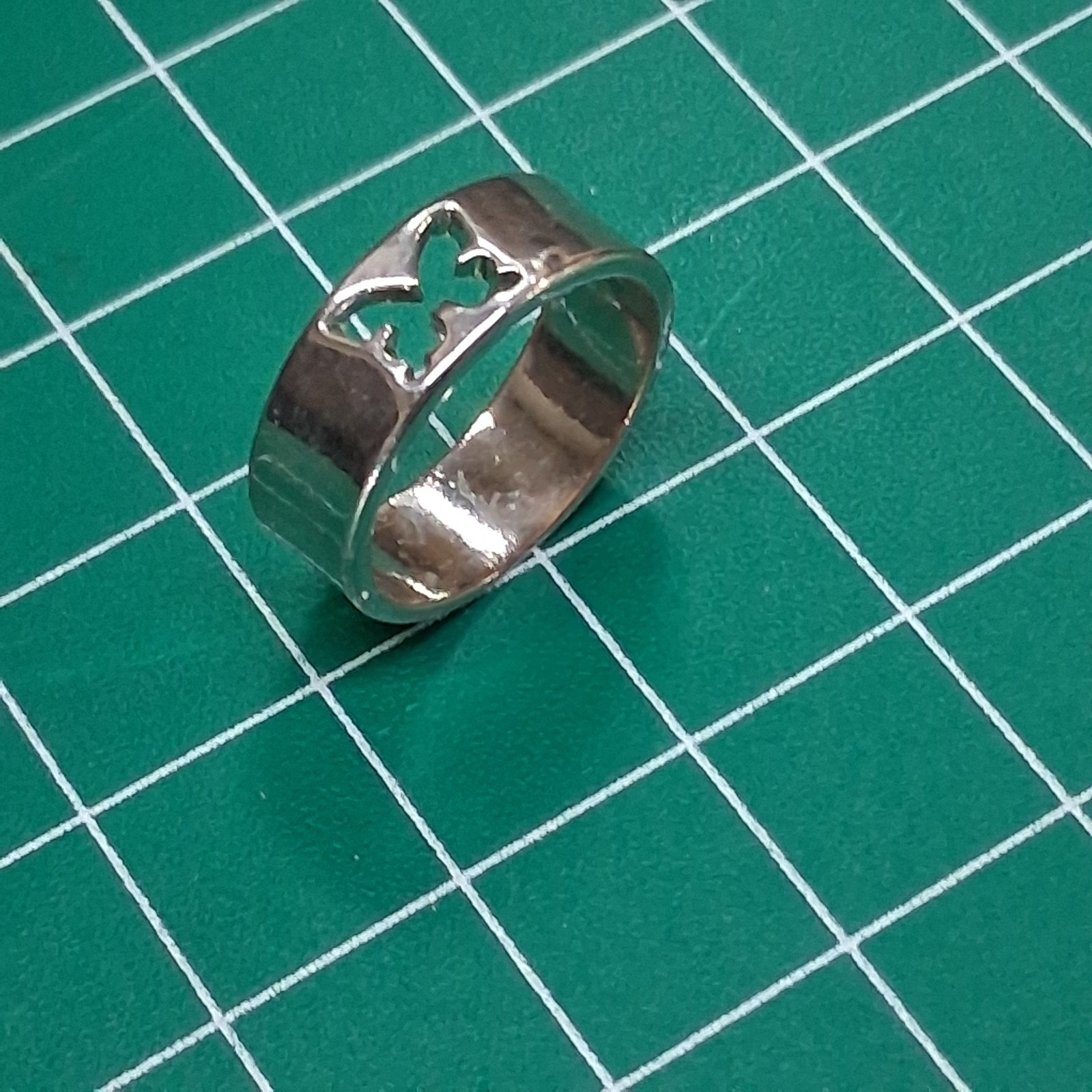 Vintage Polished Stainless Steel Laser Cut Butterfly Design Size 7.5 Band Ring