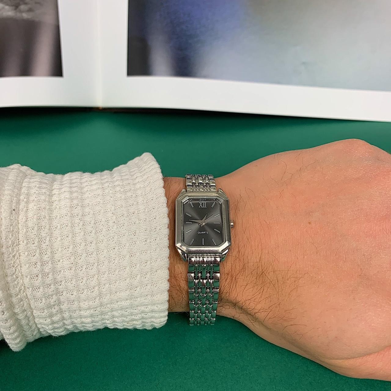 Y2K Vintage Minimalist Silver Gray Stainless Steel Essential Watch 8.5 Inch Unis