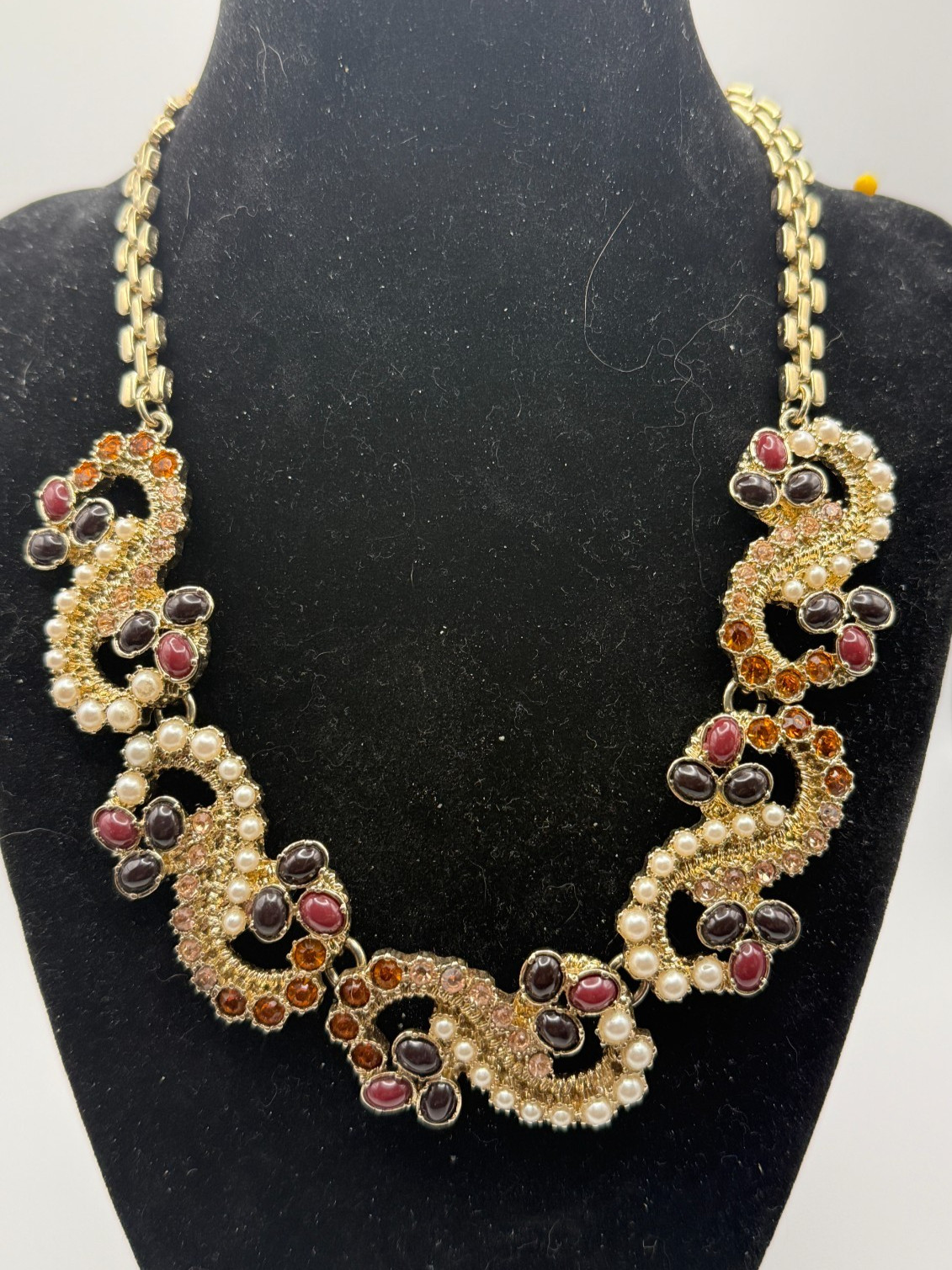 Ann Taylor 18 inch Gold Tone Crystal Faux Pearls Statement Necklace VGC