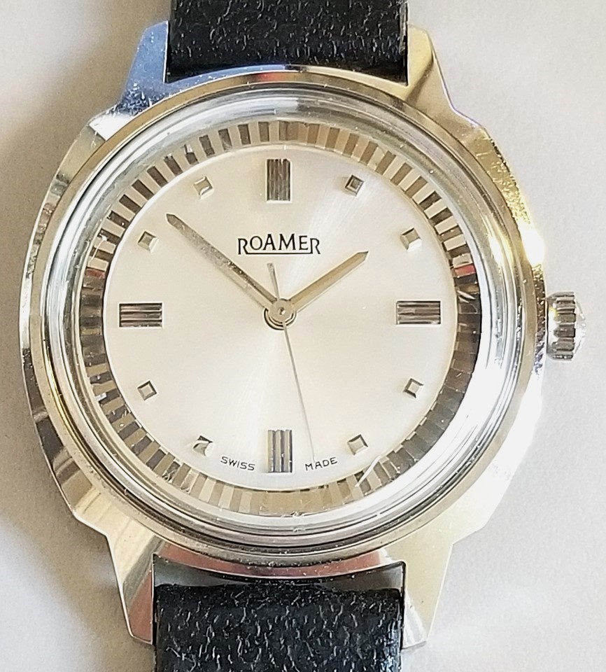 ROAMER 305 467 SWISS NOS 35 MM ST. STEEL CASE WIND UP MEN’S WATCH-ORIGINAL STRAP