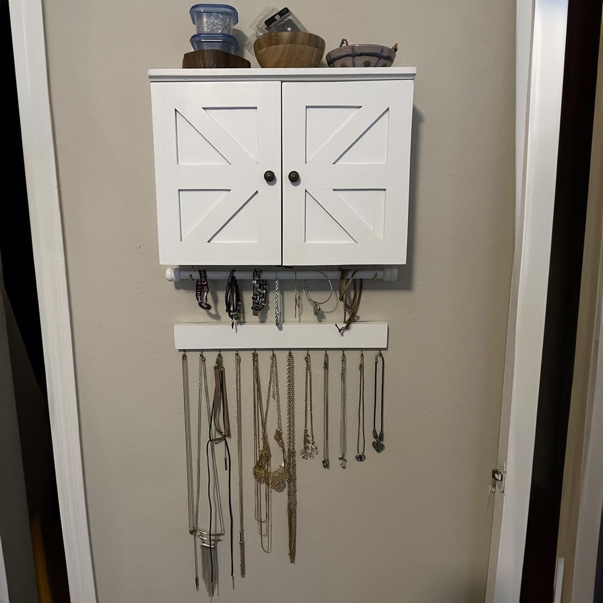 MULIFEE Rustic Wall Mounted Jewelry Organizer,Vintage Wooden Hanging WHITE