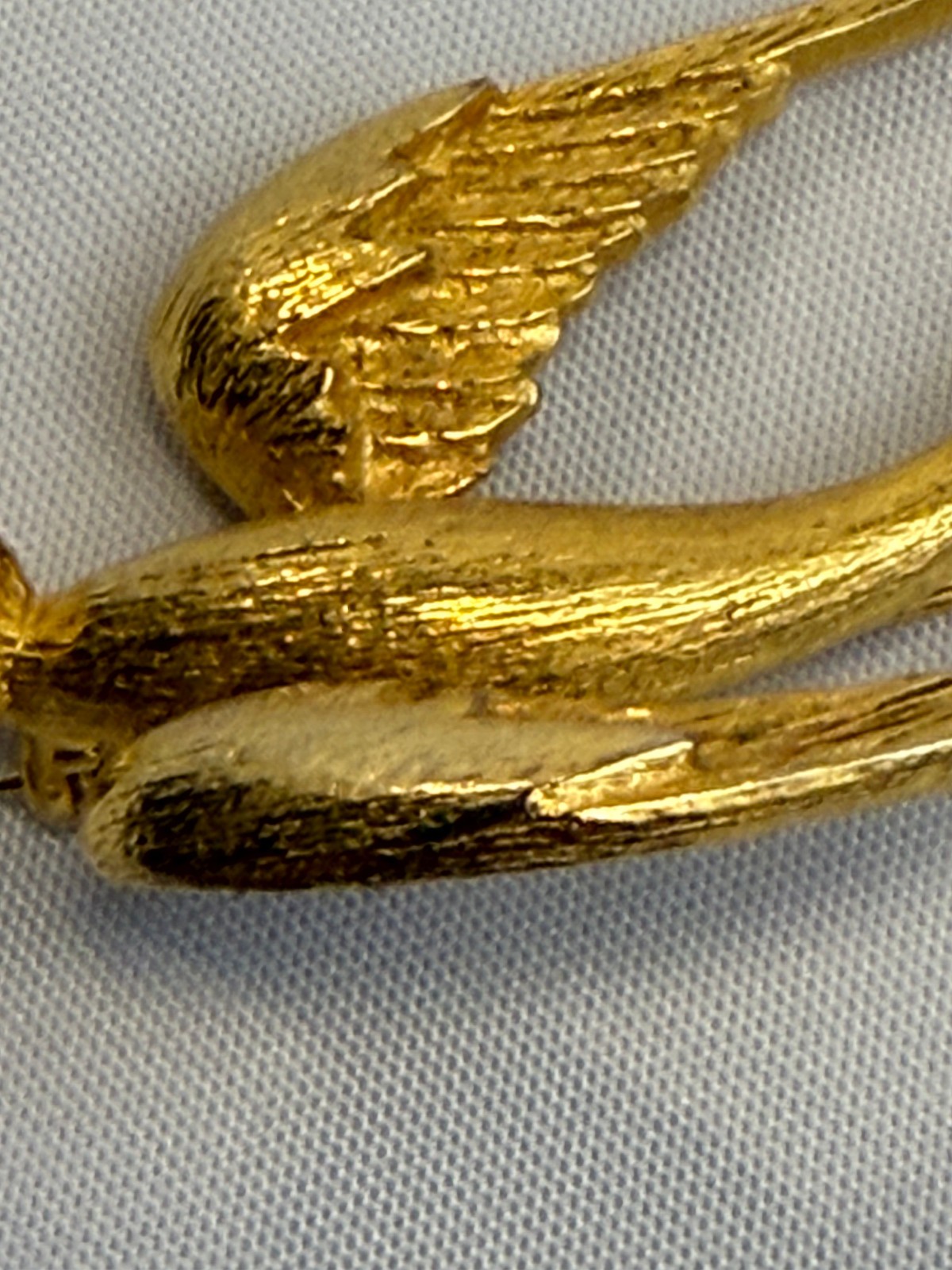 Vintage Hattie Carnegie Flying Bird Brooch Gold Tone Textured Signed 3.25in