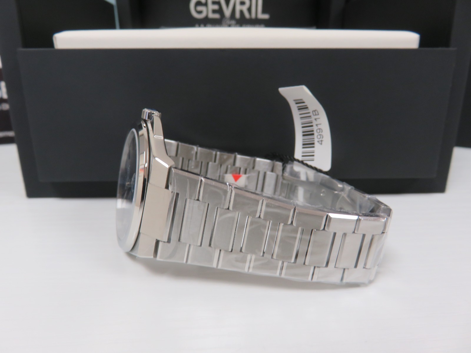 Gevril Men’s 49911B Montauk Sub Dial Swiss Made ETA 7001 SS 40mm Watch