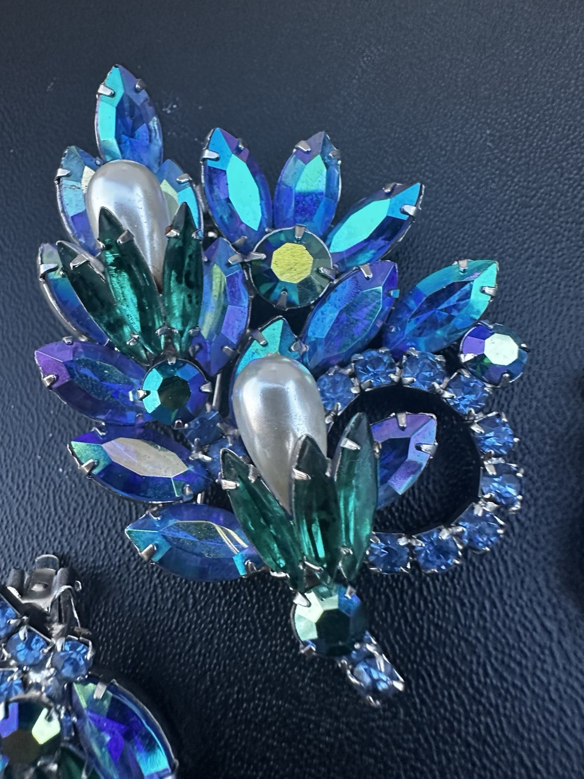Vintage Juliana D&E Rhinestone Crystal Brooch And Clip On Set Ref 2361