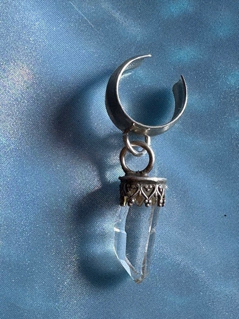 Ear Cuff 925 with Arkansas Clear Quartz Natural Power from Mt. Iada by JKL 616