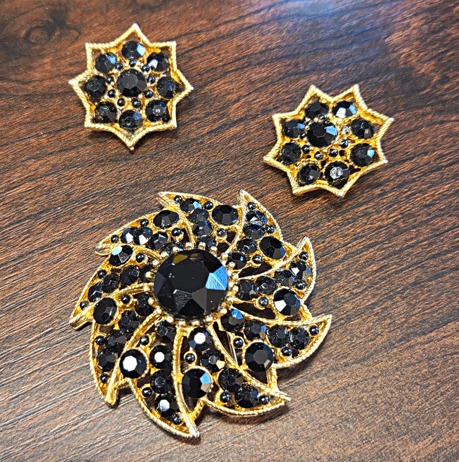 BSK Signed Gold Tone Black Rhinestone Crystal Brooch & Earrings Set 3pc