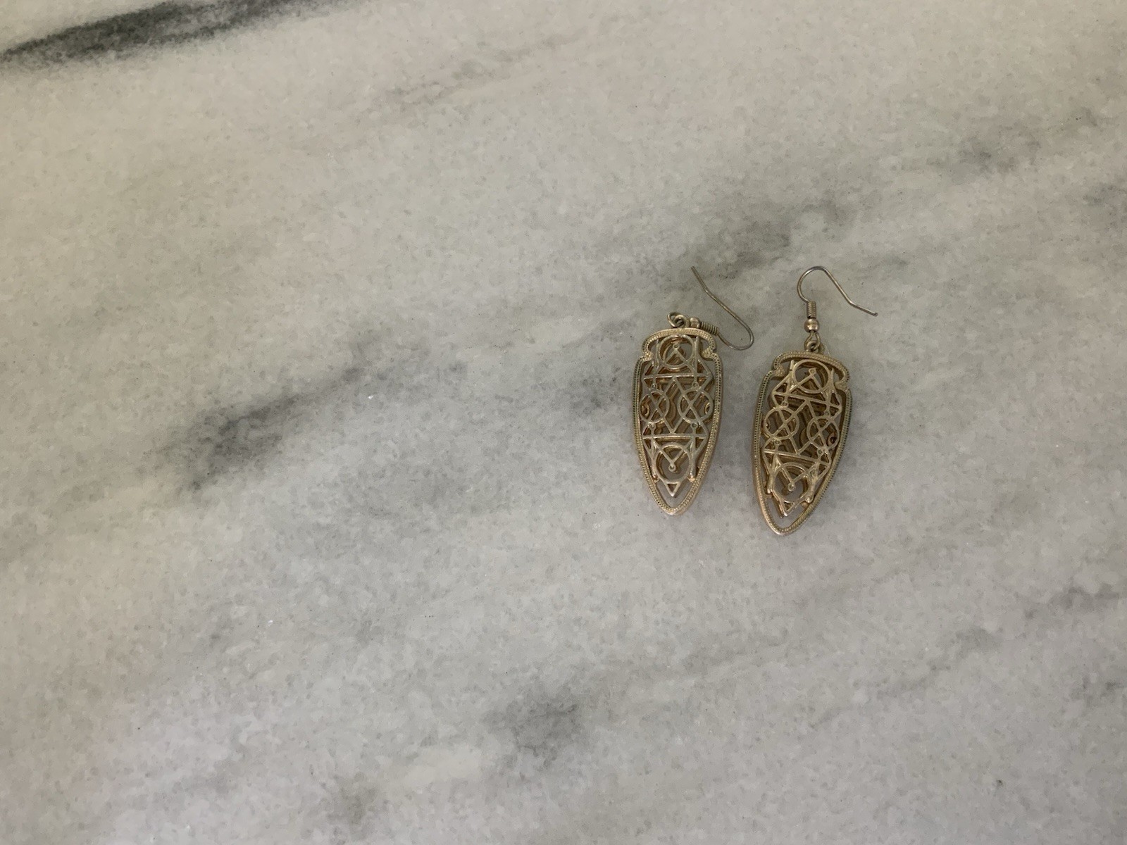 Gold Tone Metal Filigree Teardrop Dangle/Drop Earrings Hook Closure Lobe