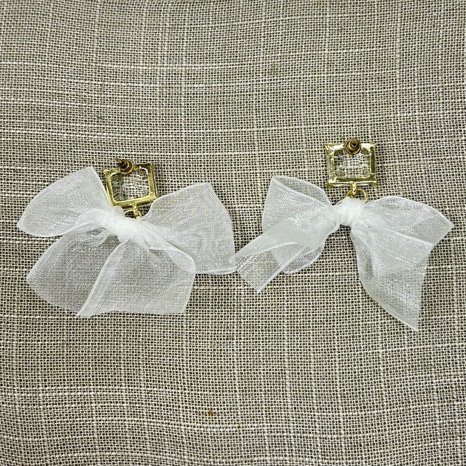 New UYN UYN Design/Korea 925 Post GoldTone Earrings Glass Stone Sheer Ribbon Bow