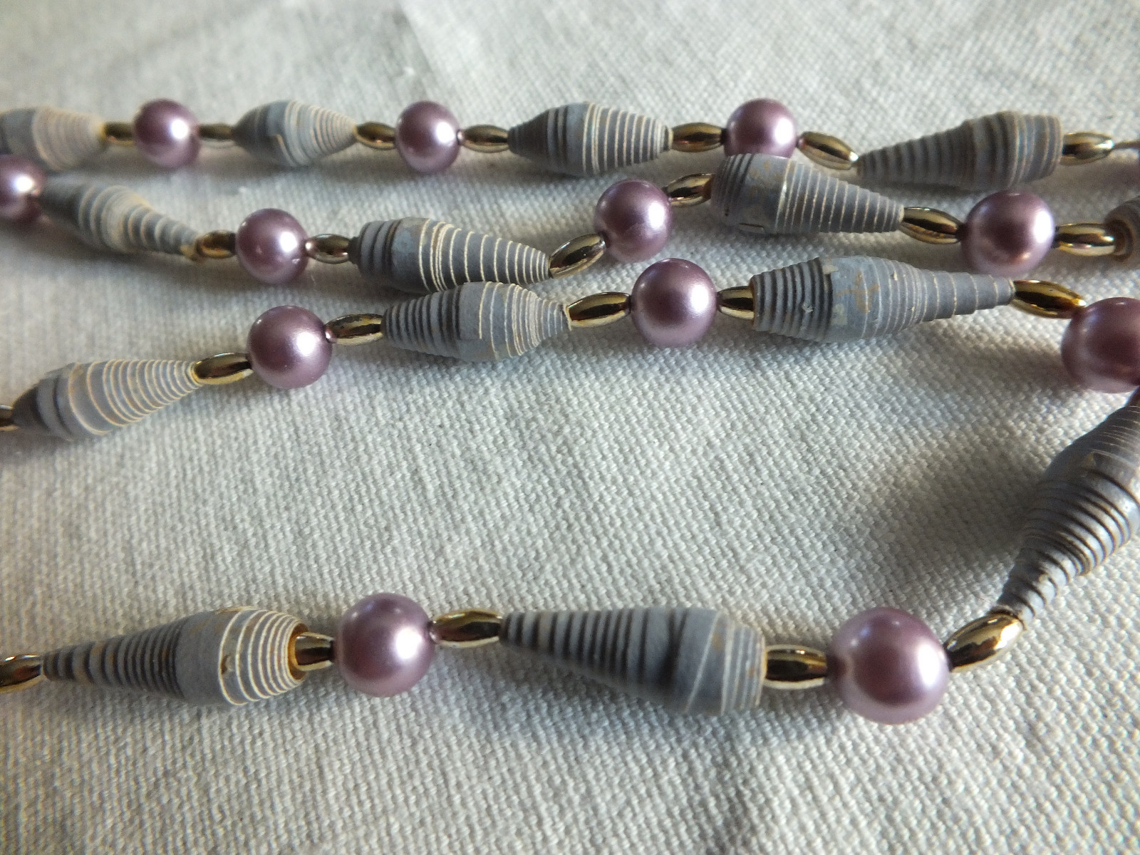 Beautiful Necklace Gold Tone Lavander & Blue Paper Beads 32″ UNIQUE