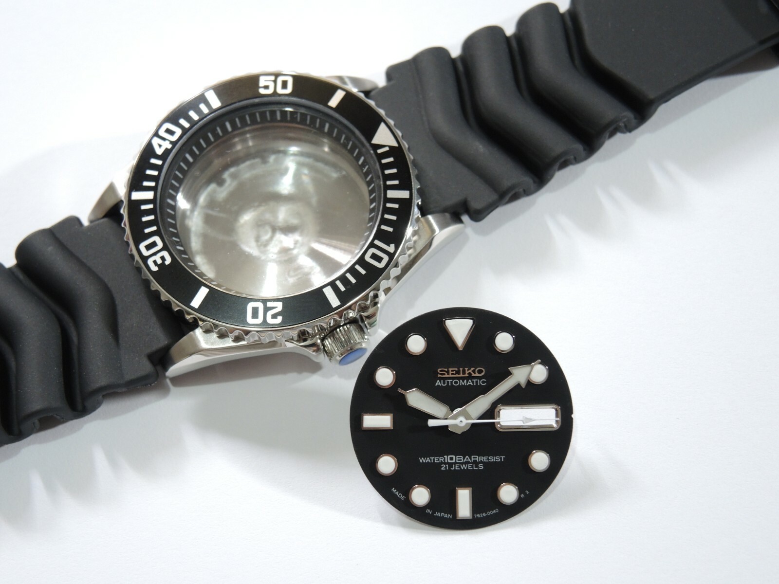 NEW STAINLESS CASE,CROWN,DIAL,HANDS,STRAP LARGE DIVERS 10BAR SKX031 (7S26-0040)