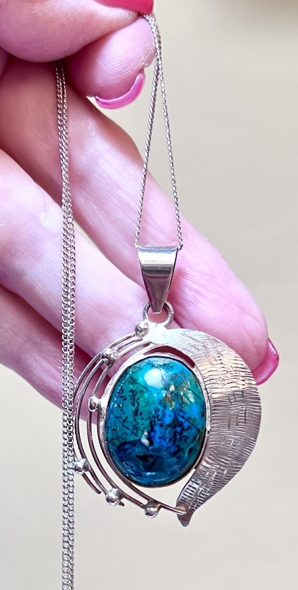 Beautiful Vintage Artisan/Studio Ornate Sterling Silver & Chrysocolla Necklace
