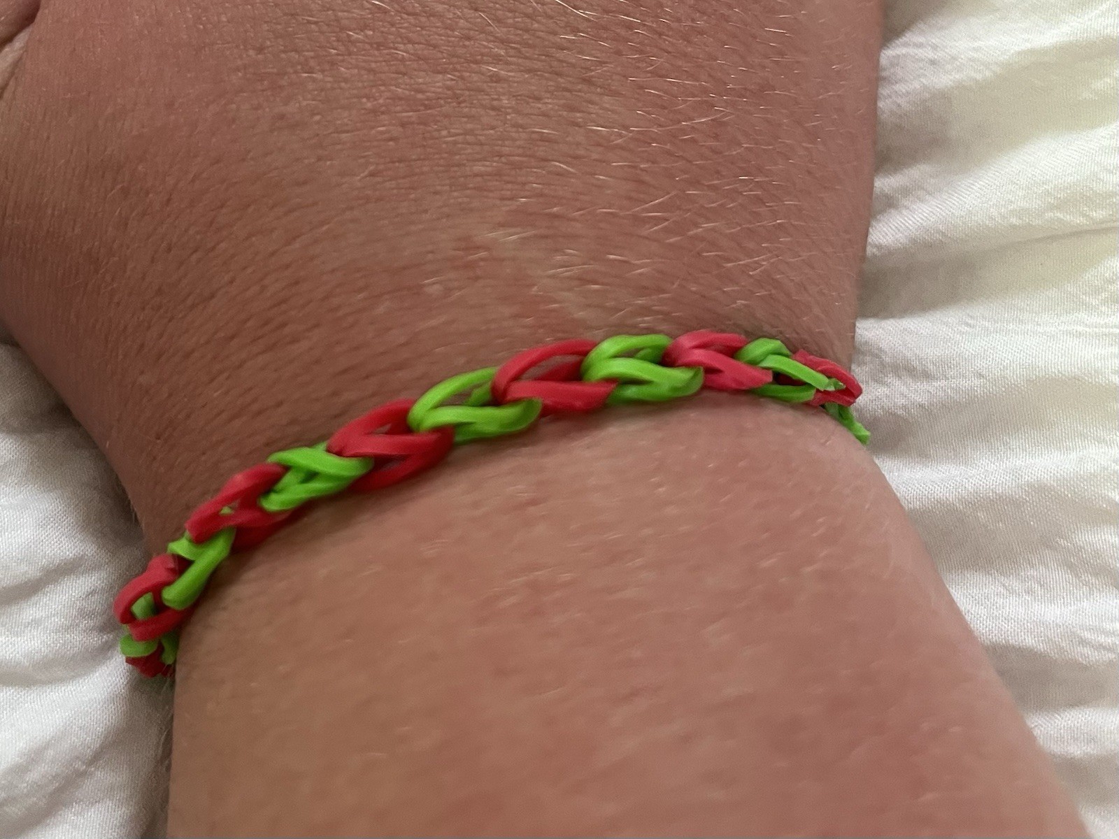 Red & Green Rubber Chain Bracelet, Chain Style, Cord Chain, No Stone