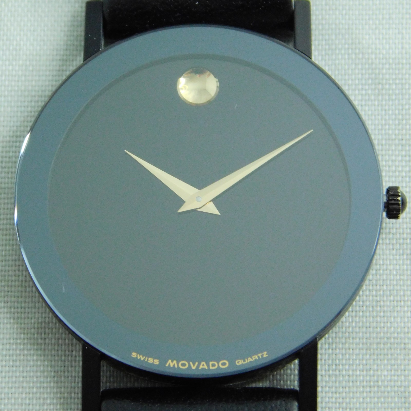 Movado Museum Ultra-Thin 87.40.882N Borderless Sapphire Crystal Mens Watch 31mm