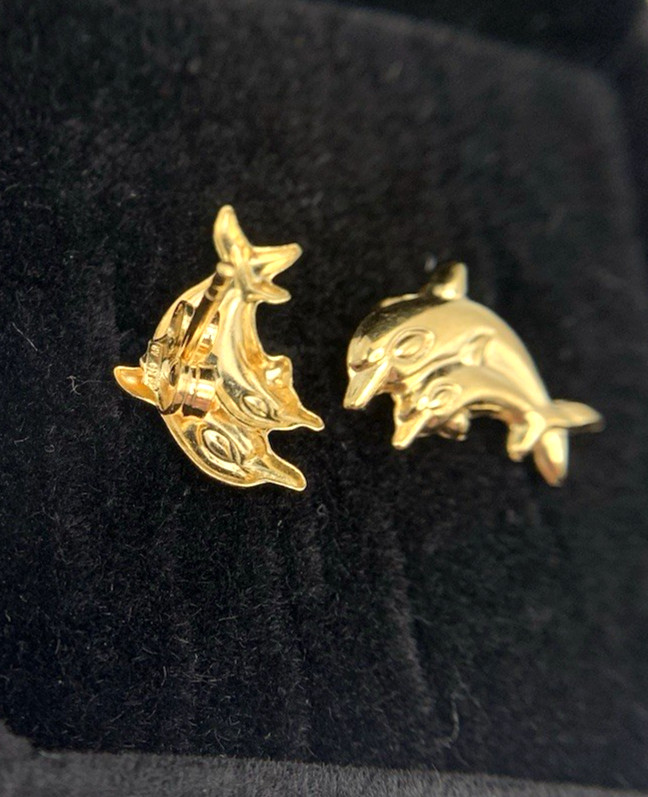 18k .750 Gold DOLPHIN Earrings,14.3mm x 10.2,1.5g,by “AR 348”, FREEgfBx($5valu.