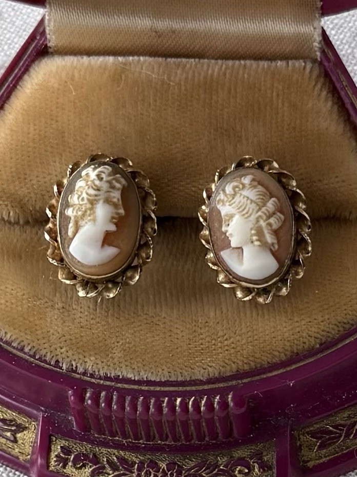 12K GF Gold Filled Shell Cameo Screw Back Earrings By Van Dell
