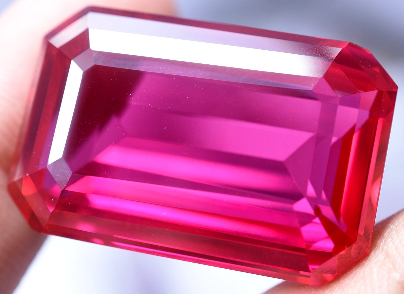 Extremely Rare & Natural 85.32 Ct SUNRISE RUBY GGL Certified Loose Gemstone