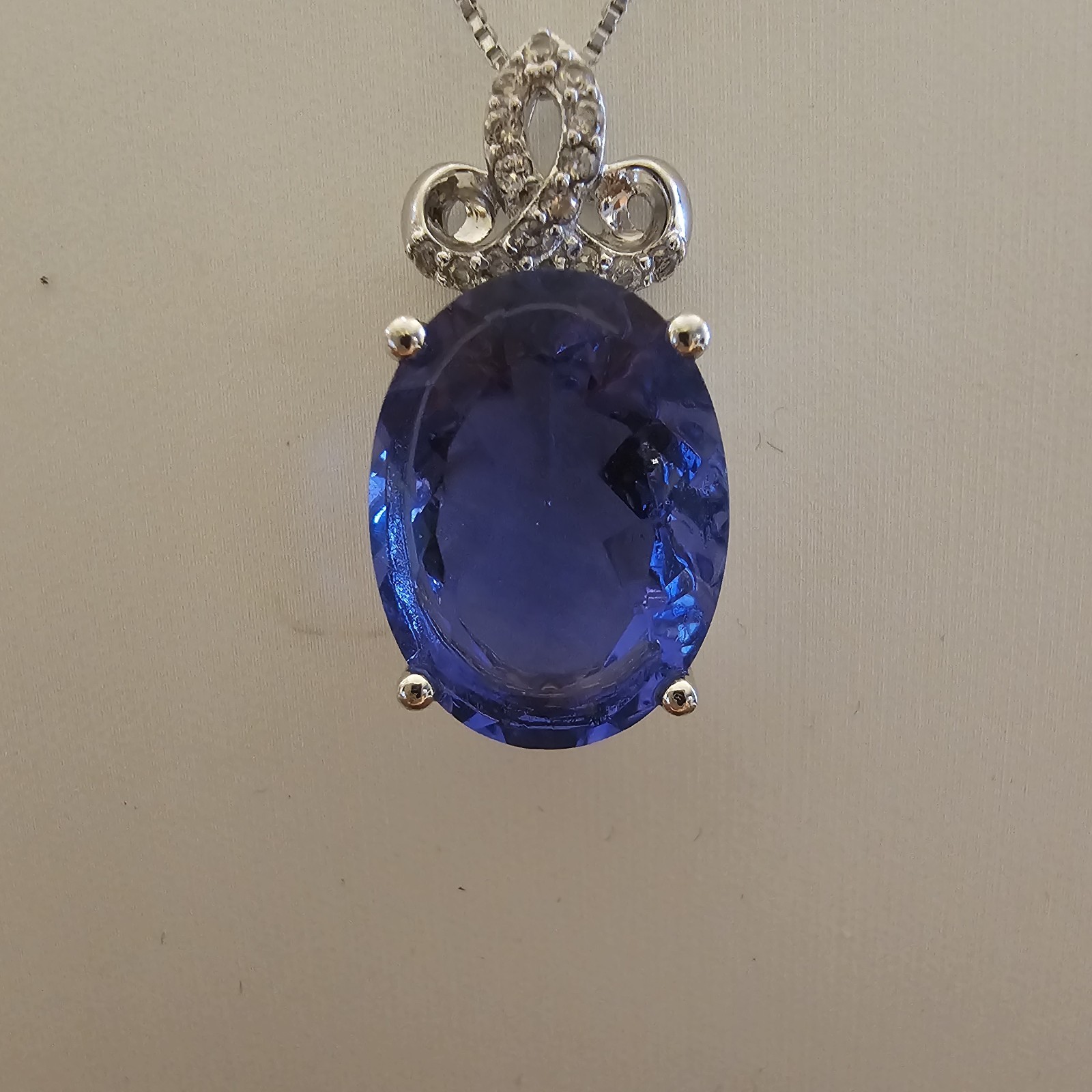 18.30ctw Blue Color Change Fluorite Sterling Silver Pendant With 18 inch Chain.
