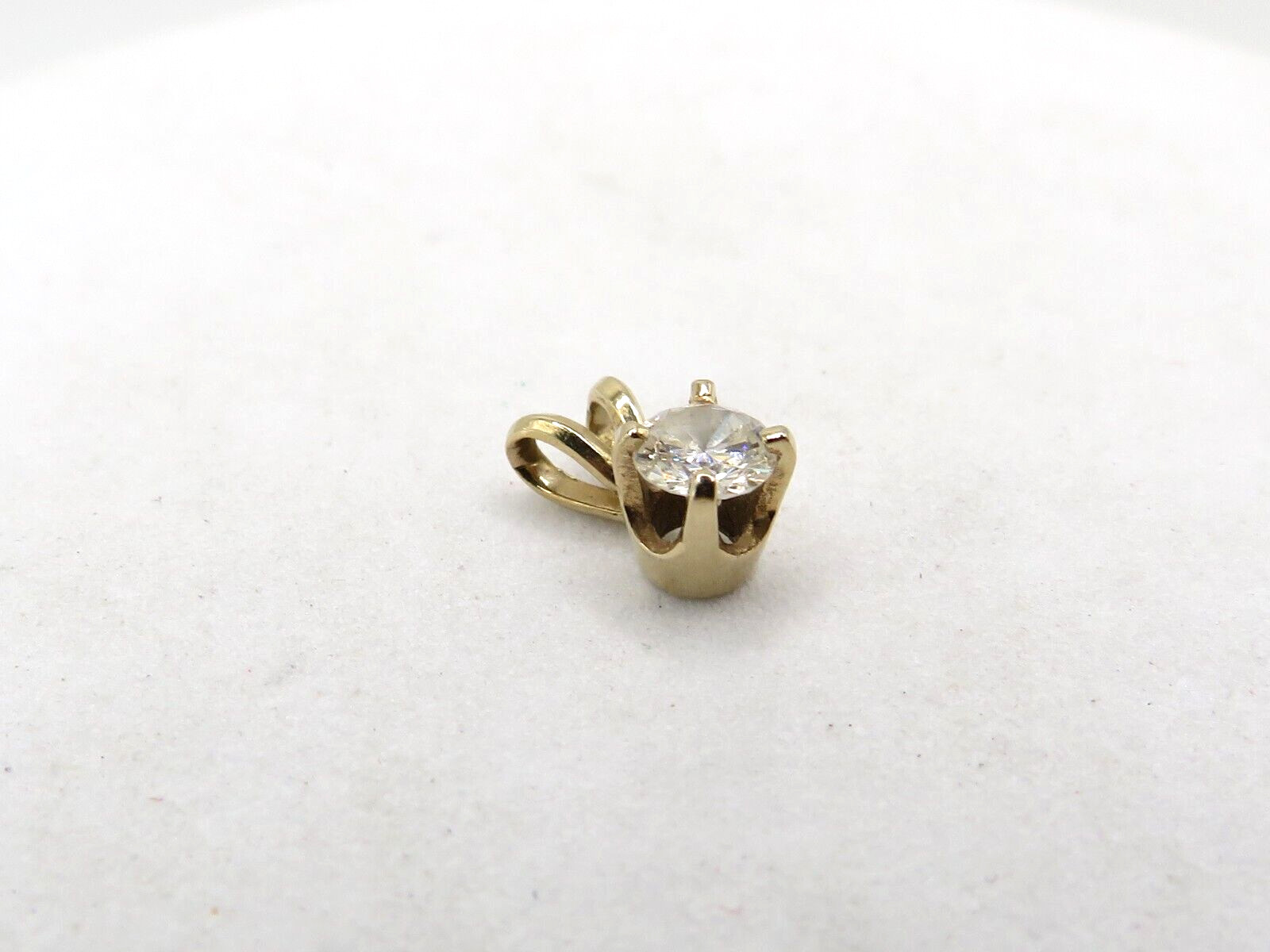 EXTRAVAGANT LADIES 14k YELLOW GOLD PENDANT w 1 RBC DIAMOND (.20cts) *