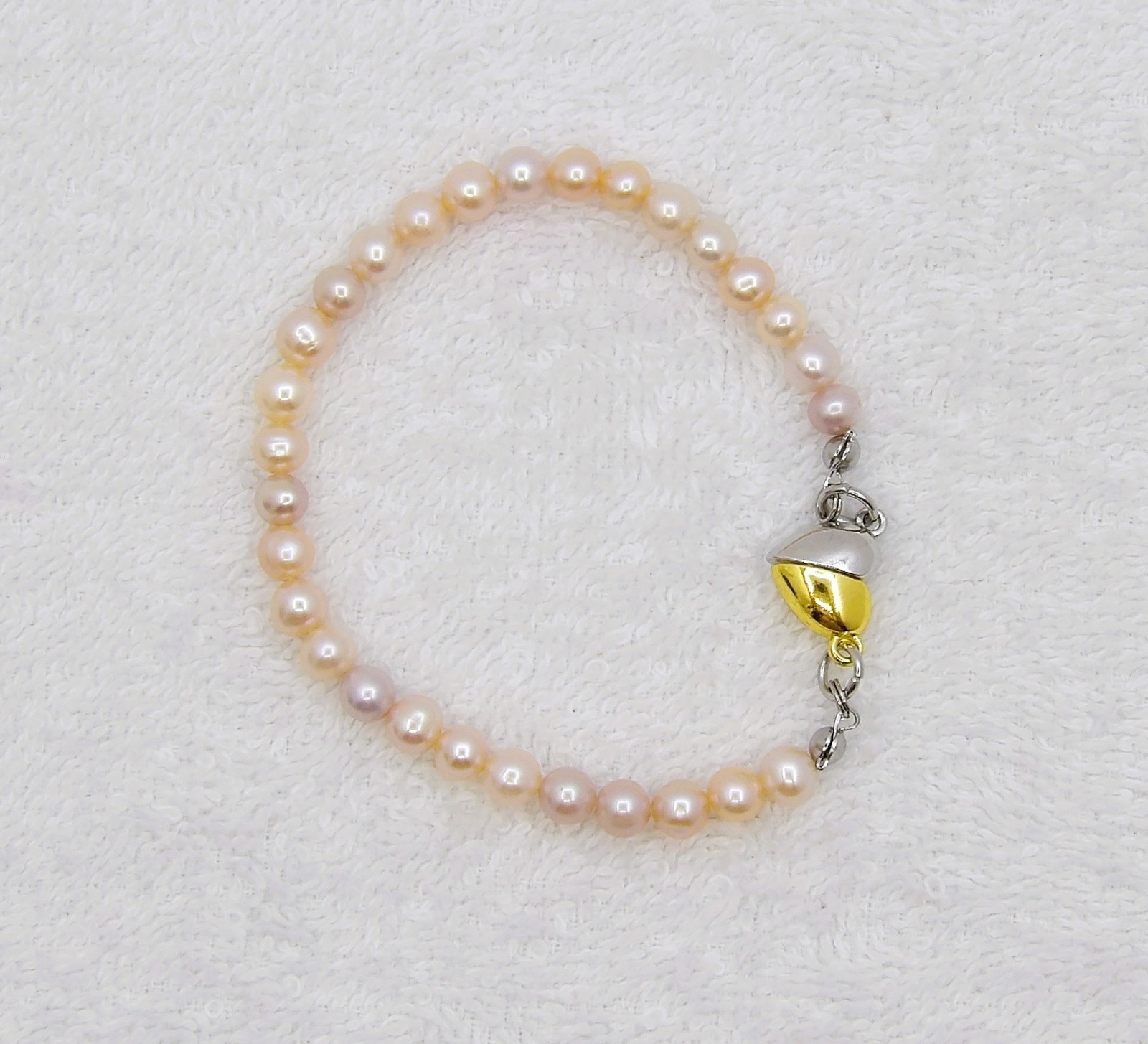 7.5 inches long Natural Lite Pink Potato Genuine Freshwater Pearl Bracelet BRT37