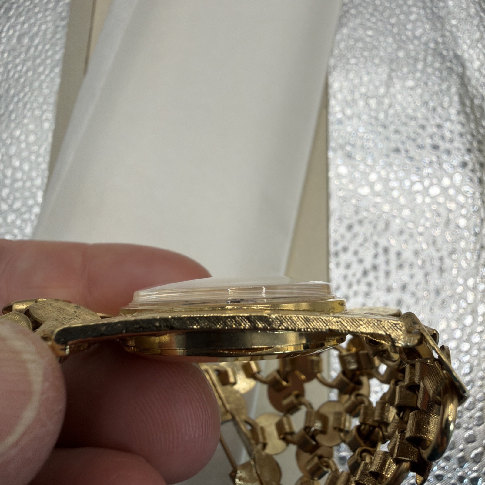 Vintage Women’s VENDOME Gold Tone 17 Jewel Mechanical Bracelet Watch, With Box