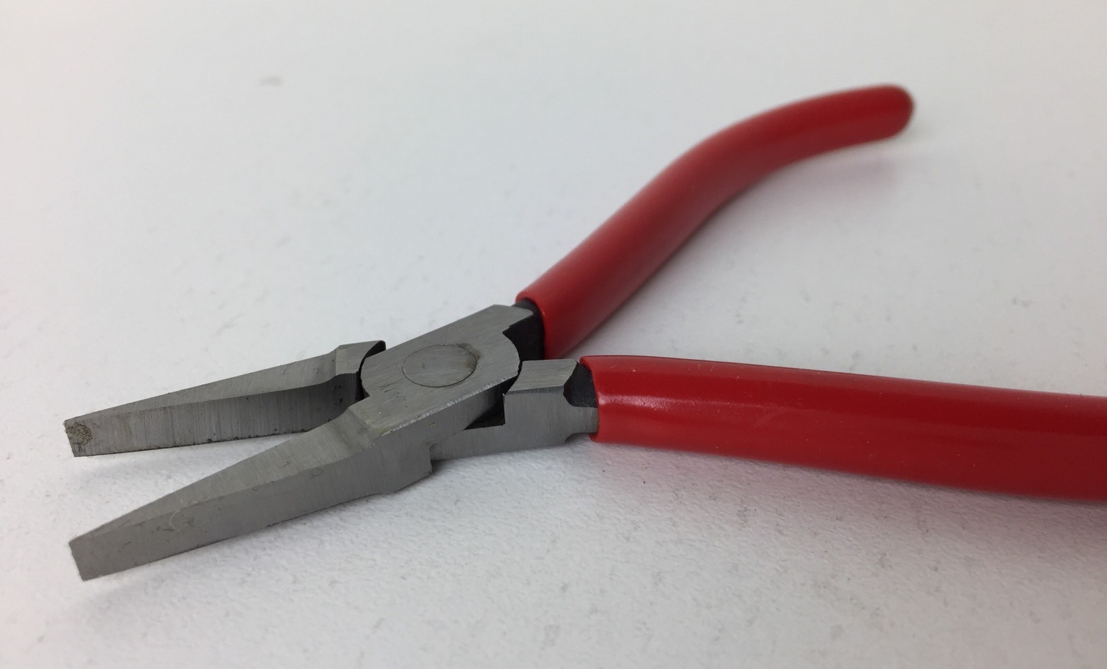 Beadsmith Flat Nose Pliers Germany 5 1/2″ Box Joint PVC Grip NEW