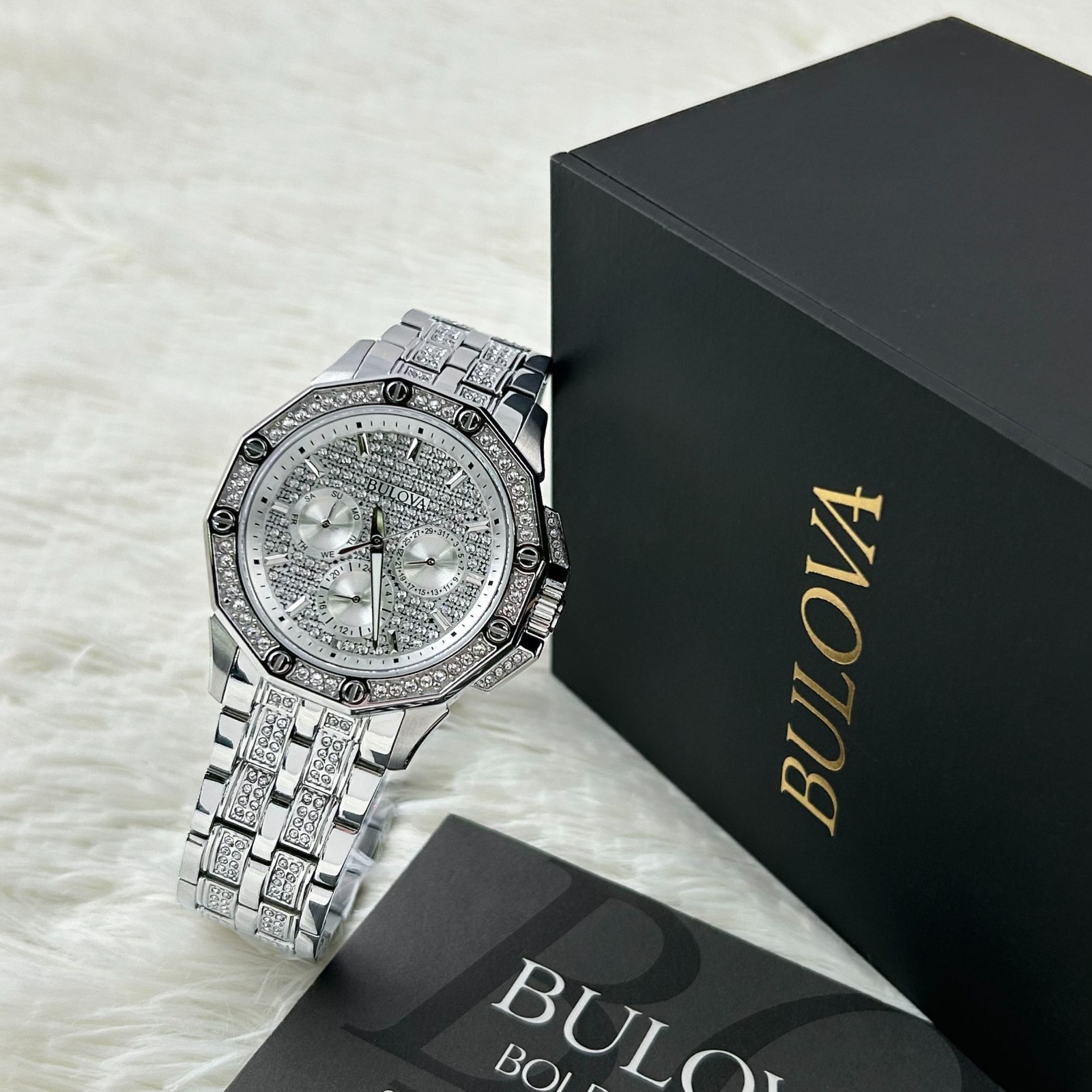 Bulova 96C134 Crystal Men’s Quartz Day / Date Silver Stainless Steel Watch 42 MM