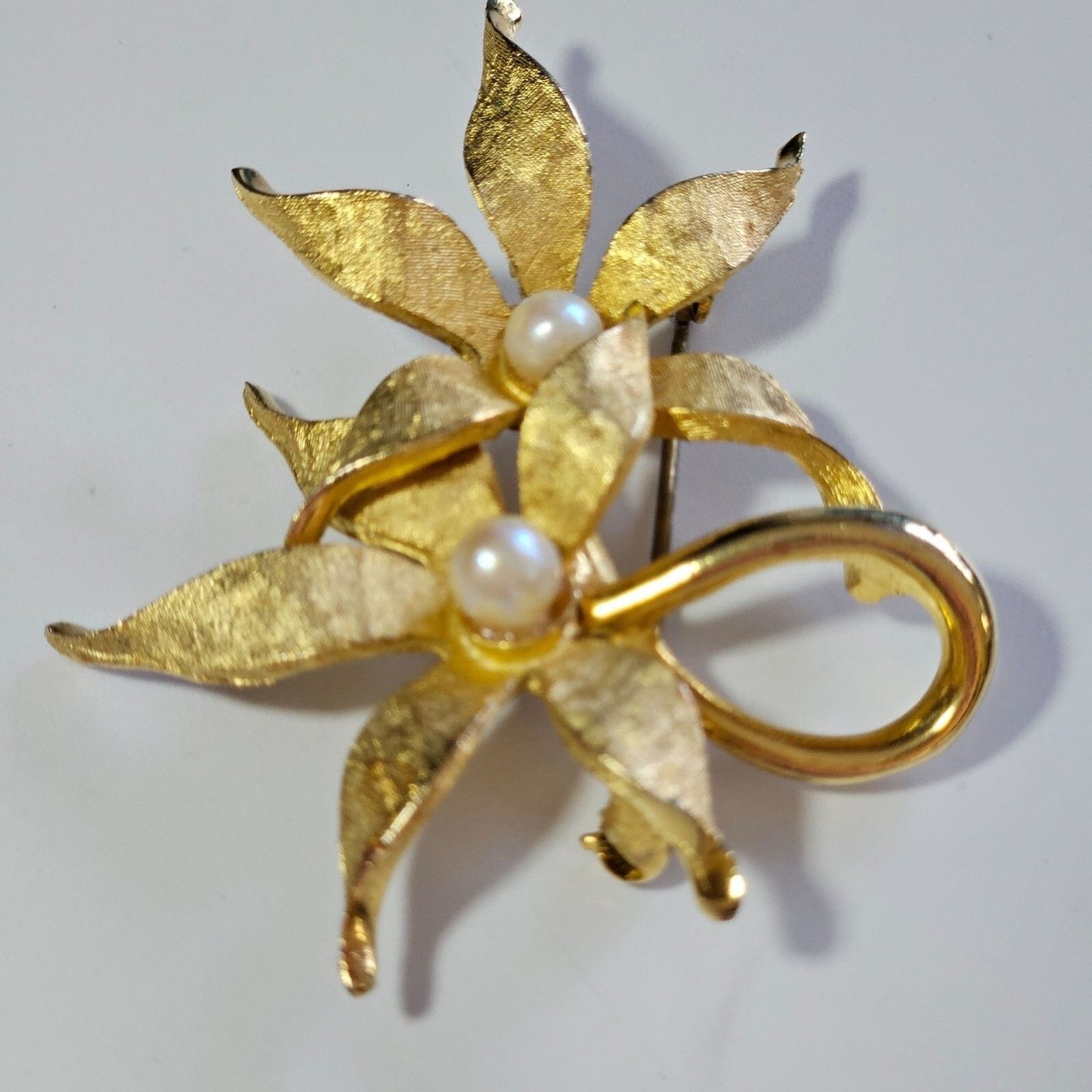 HTI Vintage Gold Tone Faux Pearl Two Flowers Brooch