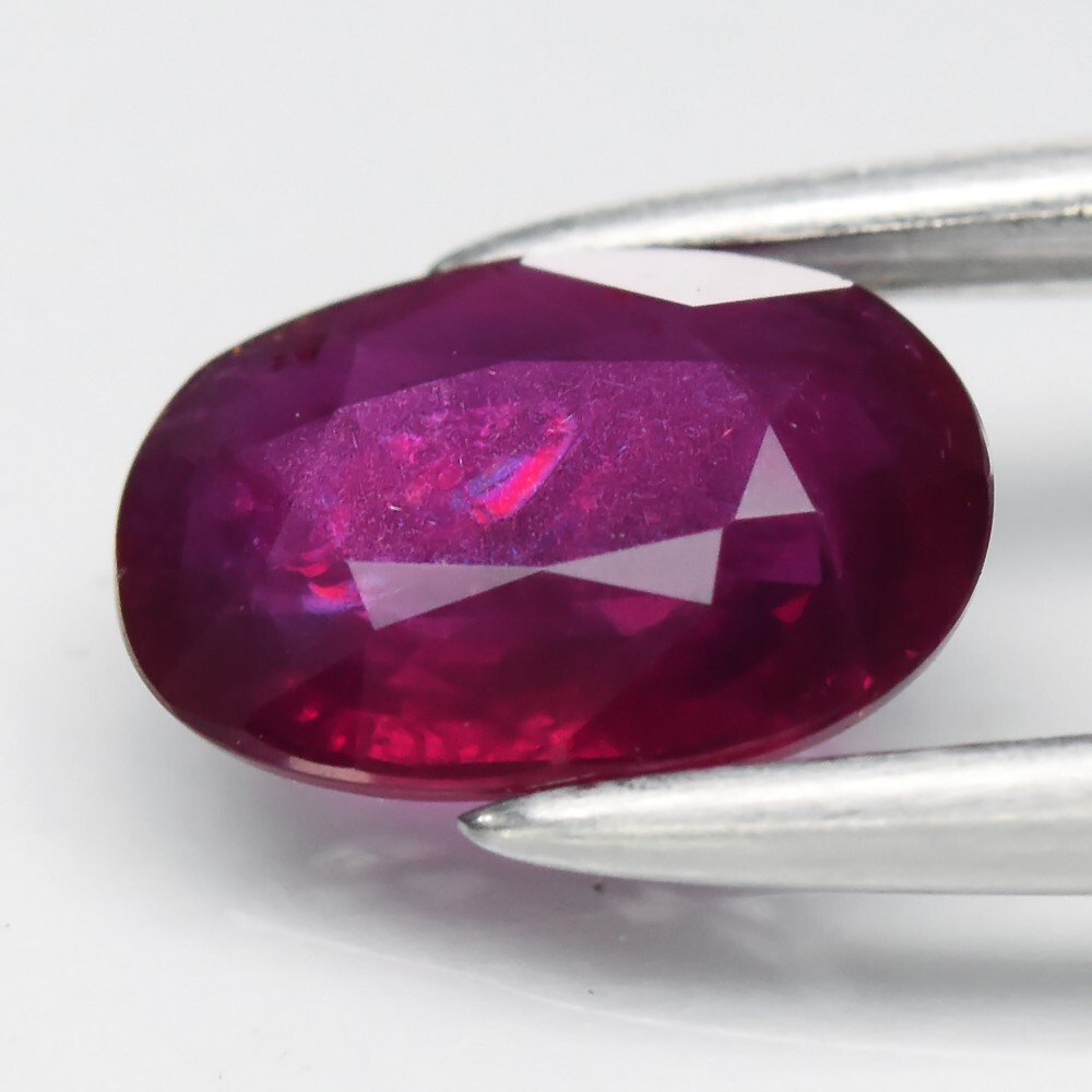 💎 0.78ct 7x5mm Oval Purplish Red Ruby – Unheated Madagascar Gemstone