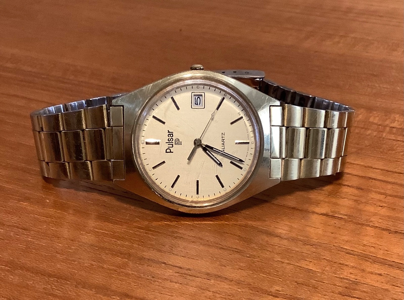 Vintage Pulsar Model Y147 8049 Calendar Date Men’s Gold Tone Watch New Battery