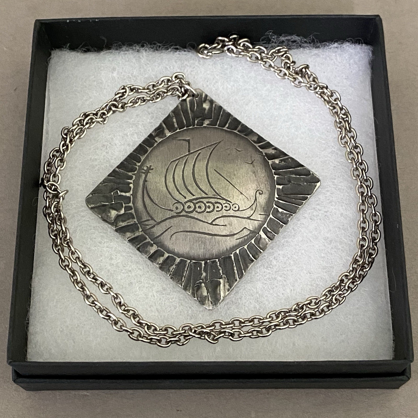Vint. Rolf Buodd Norway Handicraft Pewter Etched Viking Ship Pendant & 22″ Chain