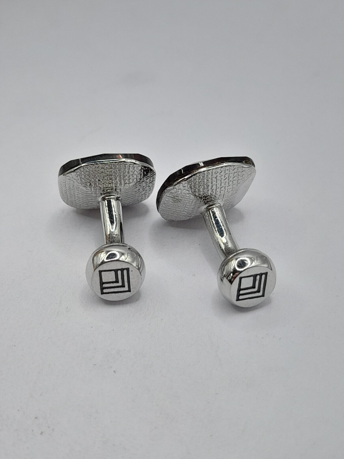 Pair Of Modern Design Gents Cufflinks – Mens Jewelled Striking