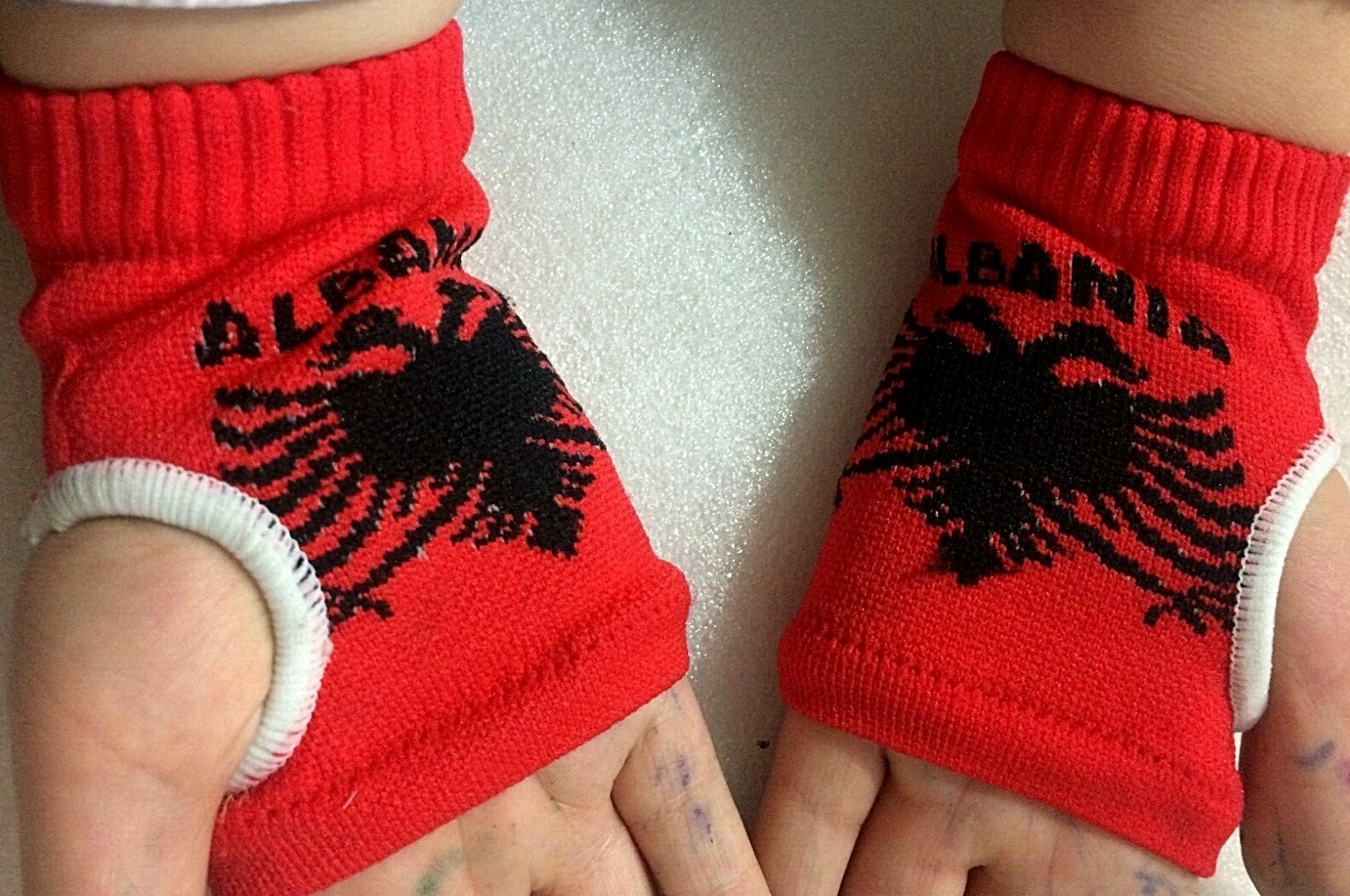 NEW ALBANIAN FLAG WRIST BAND-ELASTIC FLAG SPORT UNISEX BRACELET-ALBANIA SOUVENIR