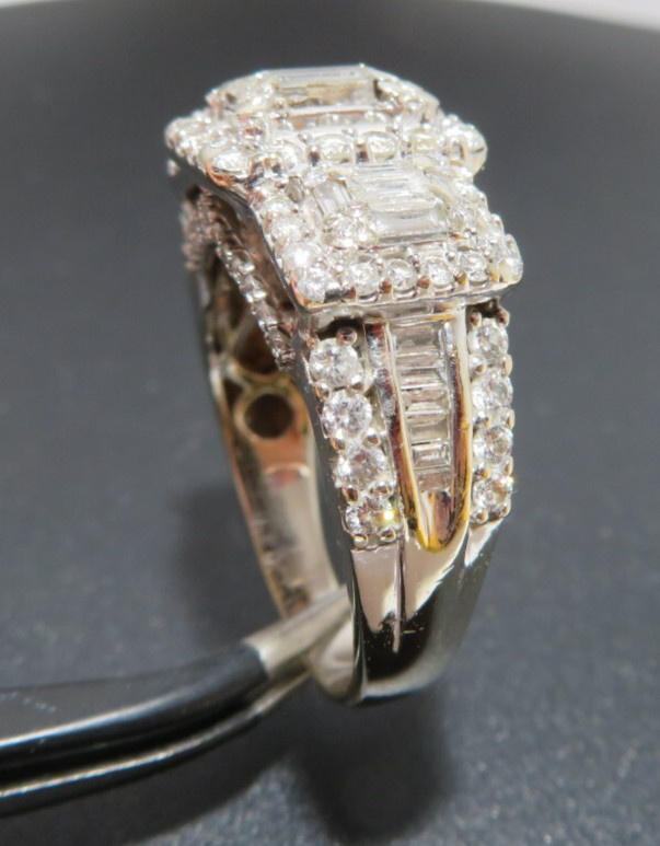 14K WG EMERALD CUT & ROUND CLUSTER ENGAGEMENT RING 1.00 tcw SZ 8.5 7.84g(G133479