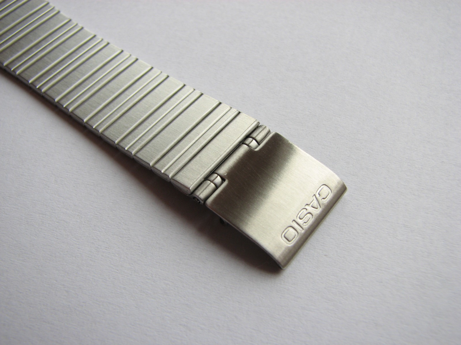 BIN! NEW NOS Second edition Casio DB-520 Front Button World-Time Data-Bank watch