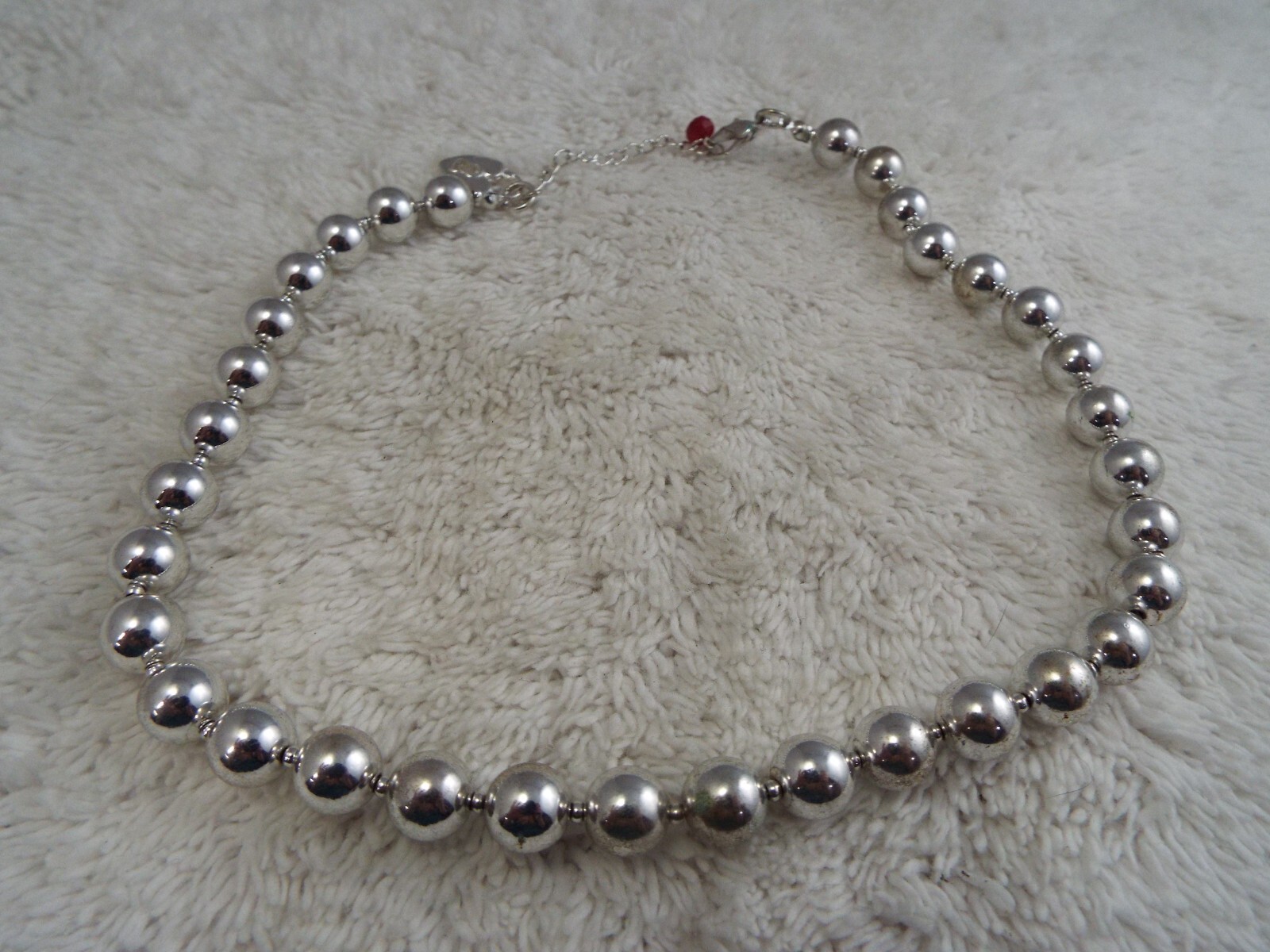 Silvertone Metal Bead Necklace (J12)