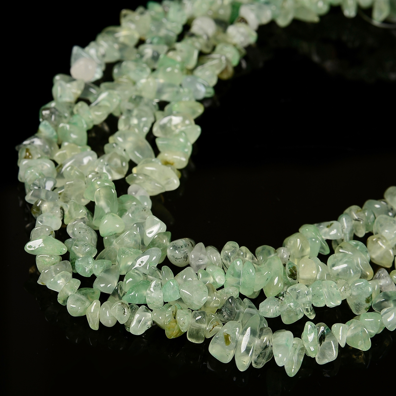 Natural Prehnite Irregular Pebble Nugget Chips Beads Size 7-8mm 32″ Strand