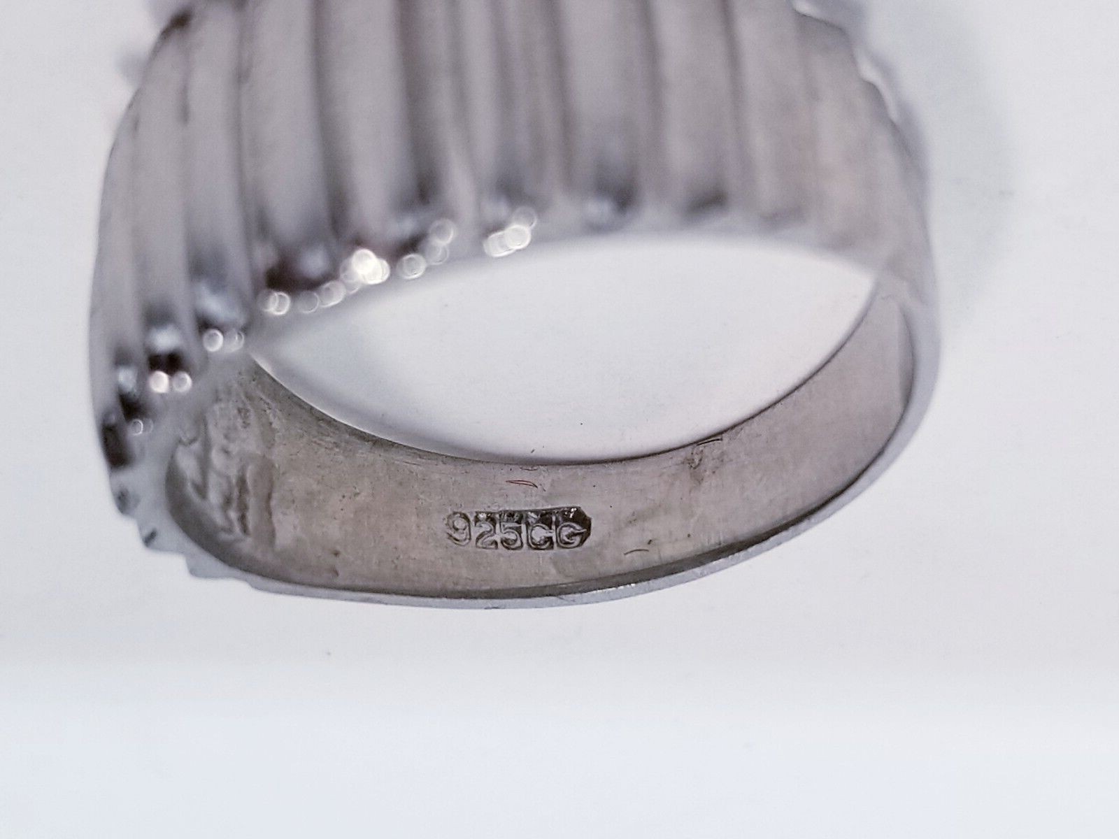 Genuine Sterling Silver Textured Ring Sz 7 – 3.2 Grams TW